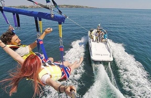 parasailing-on-the-black-sea-1-600x506